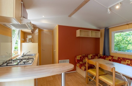 Saint-Martial-de-Nabirat House | 3★ Campsite in Périgord Noir – Mobile Home with Pool, Fishing & Family Activities
