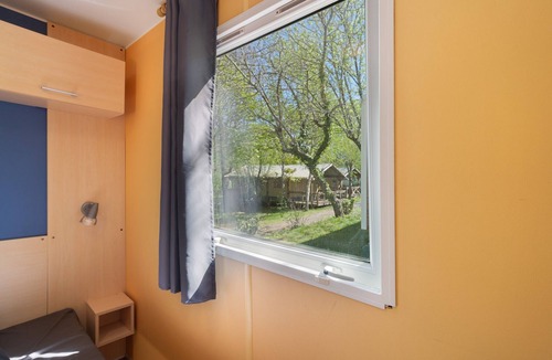 Saint-Martial-de-Nabirat House | 3★ Campsite in Périgord Noir – Mobile Home with Pool, Fishing & Family Activities