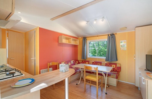 Saint-Martial-de-Nabirat House | 3★ Campsite in Périgord Noir – Mobile Home with Pool, Fishing & Family Activities