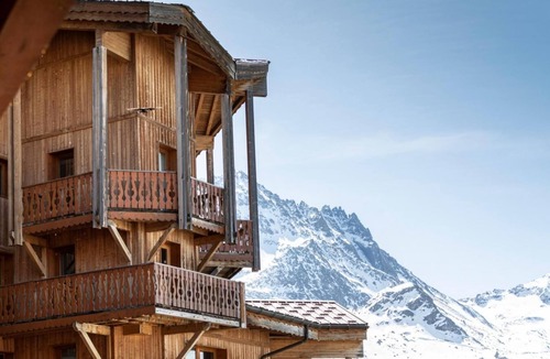 Val-Thorens Apartment | 300m from resort center, fitness, swimming pool, sauna, jacuzzi, hammam, balcony, fireplace or stove