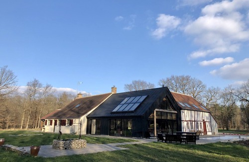 Vimory House | 320m2 property with heated swimming pool 115km south of Paris