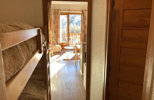 Valloire Apartment | 4th floor, swimming pool, balcony, tv, ski locker, 46m², Valloire