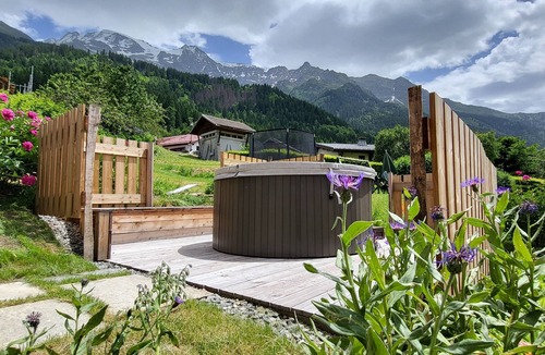 Les Contamines-Montjoie Ski Chalet | 5* luxury chalet 142m2 with jacuzzi & sauna in the village center