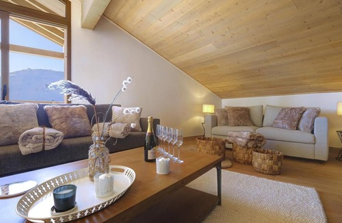 Bergers Apartment | 5th floor, fitness, swimming pool, sauna, hammam, balcony, fireplace or stove, tv, ski locker, 143m²