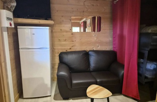 Peyrignac Ski Chalet | 78 Chalet Les Coquelicots 30m² + Covered terrace + TV 4 people