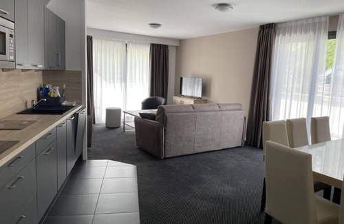 Eaux-Bonnes Apartment | 80m from resort center, 5th floor, swimming pool, balcony, tv, ski locker, 75m², Gourette