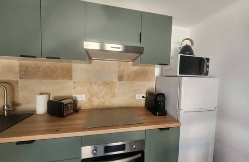 Pertuis Apartment | A getaway in Provence