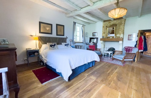 Sainte-Alvere-Saint-Laurent-les-Batons House | A haven of peace with a large swimming pool, sauna and jacuzzi.
