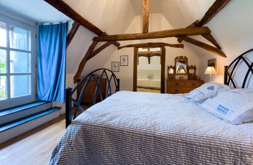 Sainte-Alvere-Saint-Laurent-les-Batons House | A haven of peace with a large swimming pool, sauna and jacuzzi.