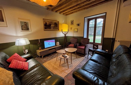 Saint-Pere House | A legendary night in Gainsbourg's room at the Moulin des marguerites!