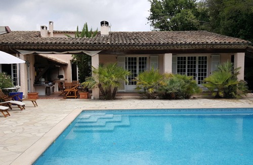 Les Maillans Villa | A VILLA WITH AIR CONDITIONING AND A PRIVATE POOL IN A QUIET SETTING
