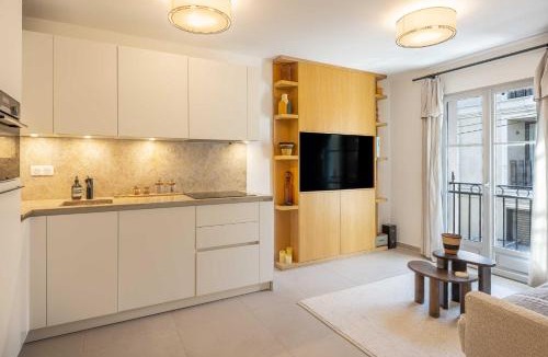 Saint-Tropez City Centre Apartment | AC Apartment with 1 Bedroom for 4 Guests - Place des lices of Saint-Tropez