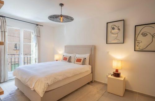 Saint-Tropez City Centre Apartment | AC Apartment with 1 Bedroom for 4 Guests - Place des lices of Saint-Tropez