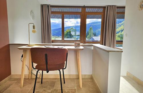 Mijoux Apartment | Accès départ rando, VTT, Vue Panoramique