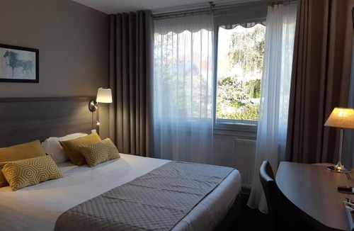 Saint-Cyr-l'Ecole Hotel | Aerotel Versailles Saint Cyr - L'étape du Silence