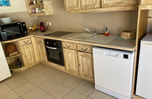 La Colle-sur-Loup Apartment | Air-conditioned studio in a quiet, green setting with a pool, 6 km from the beaches.
