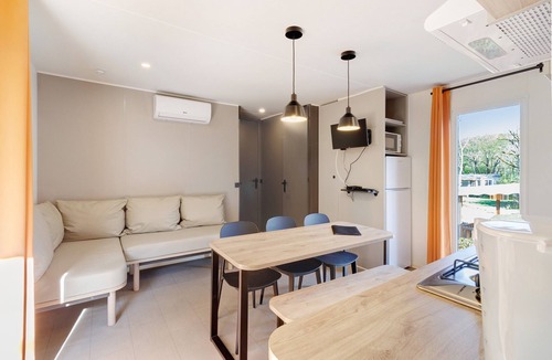 Bouzic House | Air-conditioned "Agora" Mobile Home: Dordogne Getaway, Shared Pool & Mini-Farm near Sarlat