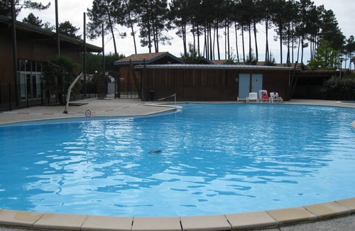 Bias Ski Chalet | Air-conditioned chalet for 6–8 people in a gated community 5 km from the beach