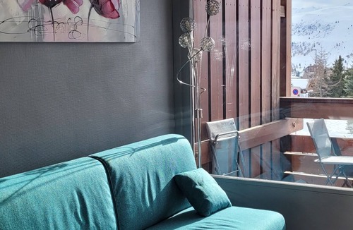 Cognet Apartment | Alpe d'Huez, cosy, south-facing apartment at the foot of the slopes