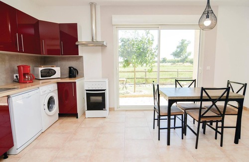 Le Sambuc House | Amazing home in Le Sambuc with WiFi