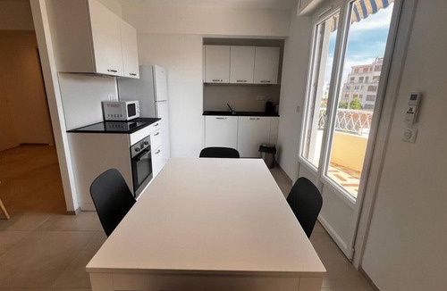 Juan-les-Pins Apartment | Antibes 4 person appartment near the beach