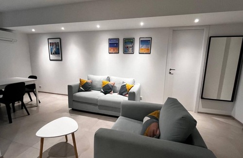 Juan-les-Pins Apartment | Antibes 4 person appartment near the beach