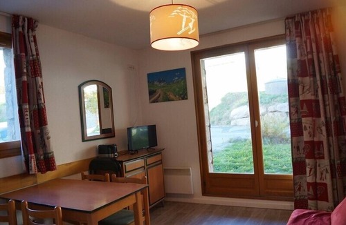 Saint-Sorlin-d'Arves Apartment | Apartment foot of the tracks and trade for 6
