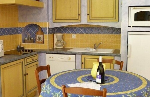 Pernes-les-Fontaines House | Apartment/flat - Pernes les fontaines