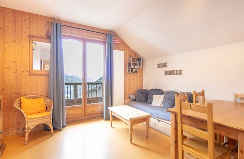 Saint-Sorlin-d'Arves Apartment | Apartment in Saint-Sorlin near Ski Resort