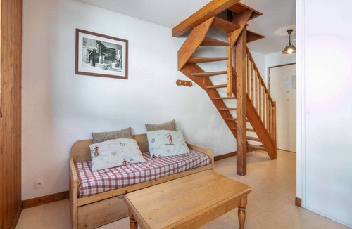 Saint-Sorlin-d'Arves Apartment | Apartment in Saint-Sorlin near Ski Resort