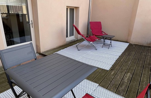 Montbard Apartment | Apartment historic center MONTBARD - 1 bedroom "Chez Delphine et Guillaume" France