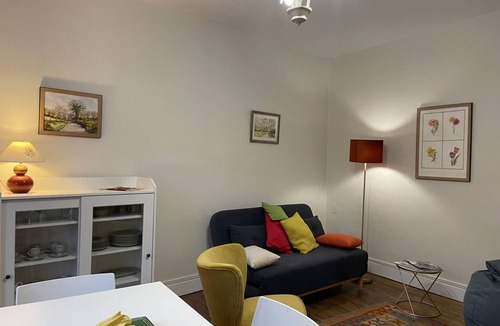 Moulins Apartment | Apartment in Moulins: Comfort with Balcony, Linens and Towels Included
