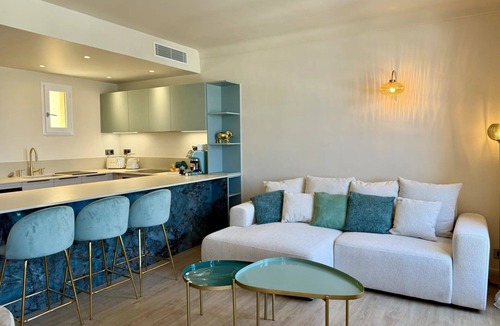 Saint-Tropez City Centre Apartment | Apartment in the port of Saint-Tropez