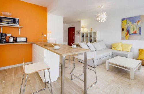 Sanary-sur-Mer Apartment | Apartment Résidence Eden Parc in Sanary sur Mer - 6 persons, 2 bedrooms