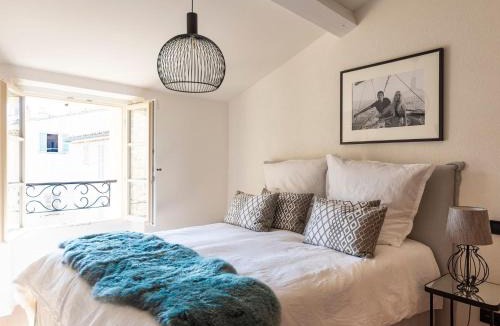 Old Town Apartment | Apartment Superb 3 Bedroom Apartment on the Port by Interhome