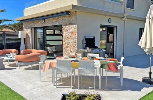 La Nartelle Apartment | Apartment T4 - 6 people - Sea view - Air conditioning - Wifi - Facing the beach - Sainte Maxime