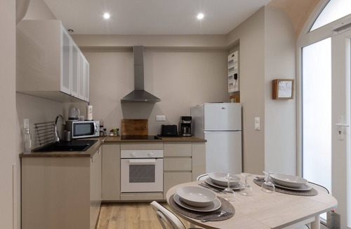 Bourg-Saint-Andeol Apartment | Appart 100 - Cosy T2 with TV
