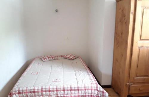Albiez-le-Vieux Apartment | Appartement 2* spacieux au 2ème étage, centre village, proche commerces et pistes, gamme "Confortable" - FR-1-618-7