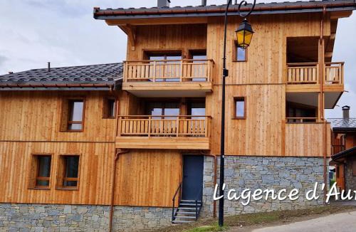 Montalbert Apartment | Appartement 8 pers, 86m², à 50m des pistes et commerces à Montalbert, parking et wifi inclus - FR-1-755-14