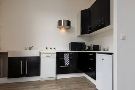 Saint Seurin - Fondaudege Apartment | Appartement Charmant Place de Lerme