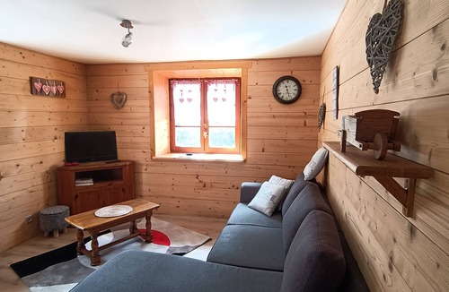 Saint-Girod House | Appartement Dans Maison. Calme et Reposant