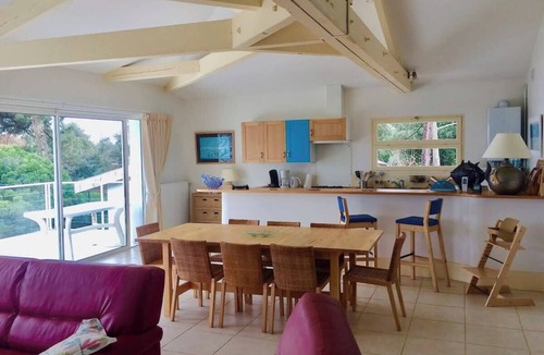 L'Herbe Apartment | appartement Les pieds dans l'eau avec vue bassin