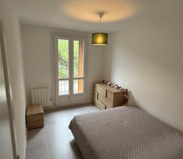 Sud Apartment | Appartement moderne 3 chambres avec parking sécurisée