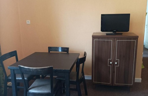 Jausiers Apartment | Appartement T3 dans Château à Jausiers pour 6 pers, balcon, animaux acceptés - FR-1-165B-4