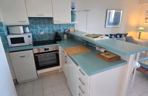 La Rouviere Apartment | Appt du Golf- 4 people - Wifi - Air conditioning - Swimming pool - Tennis court