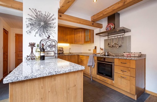 Le Tour Apartment | Apt Clusettes 1-min walk to ski + parking & WiFi, Le Tour (Argentière), France