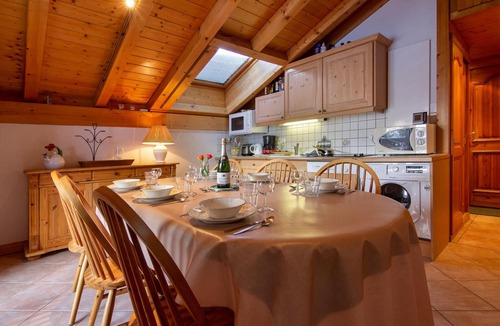Le Lavancher Apartment | Apt Les Drus118- 3BR Alpine View Balcony & Parking for 6, Chamonix, France