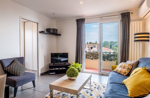 Villeneuve Loubet Beach Apartment | Apt With Balcony With direct access to the beach
