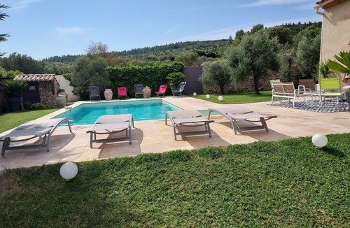 Aureille House | At the foot of the Alpilles mountains with direct access to the massif