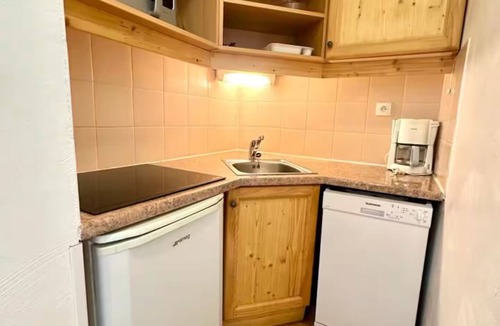 Les Orres Apartment | At the foot of the ski slopes, 2 bedrooms, all on foot, quiet, pool, spa